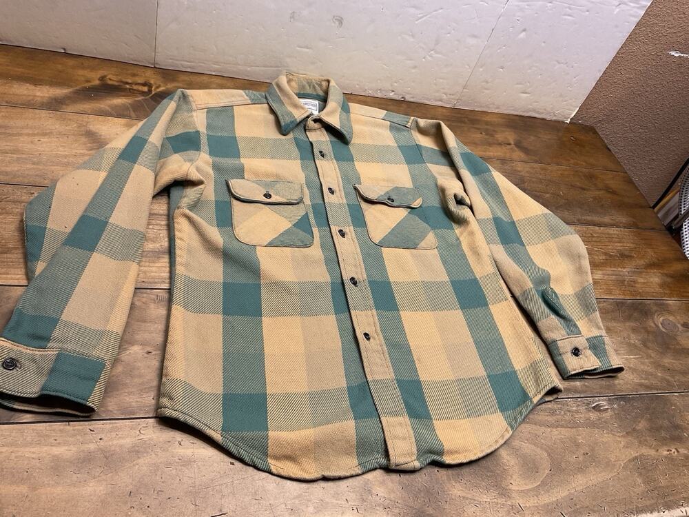 Vtg Five Brother Heavy Flannel Shirt Men's Green Tan Plaid USA Medium